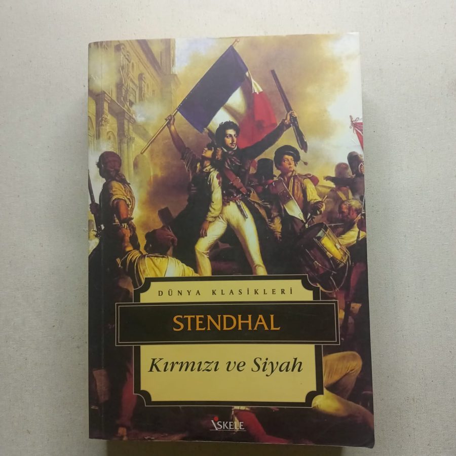 KIRMIZI VE SİYAH