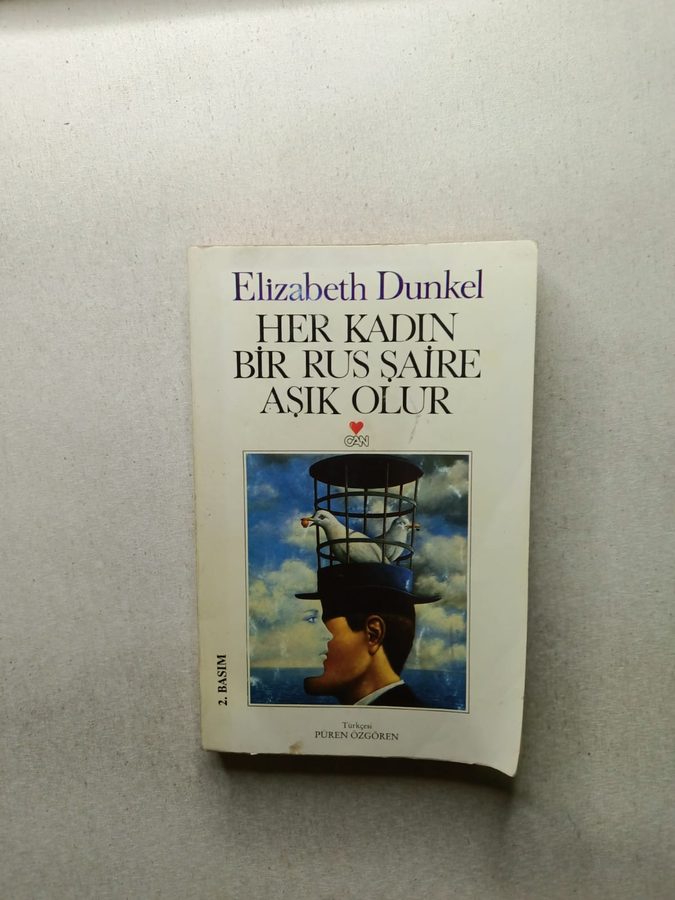 Her Kadın Bir Rus Şaire Aşık Olur